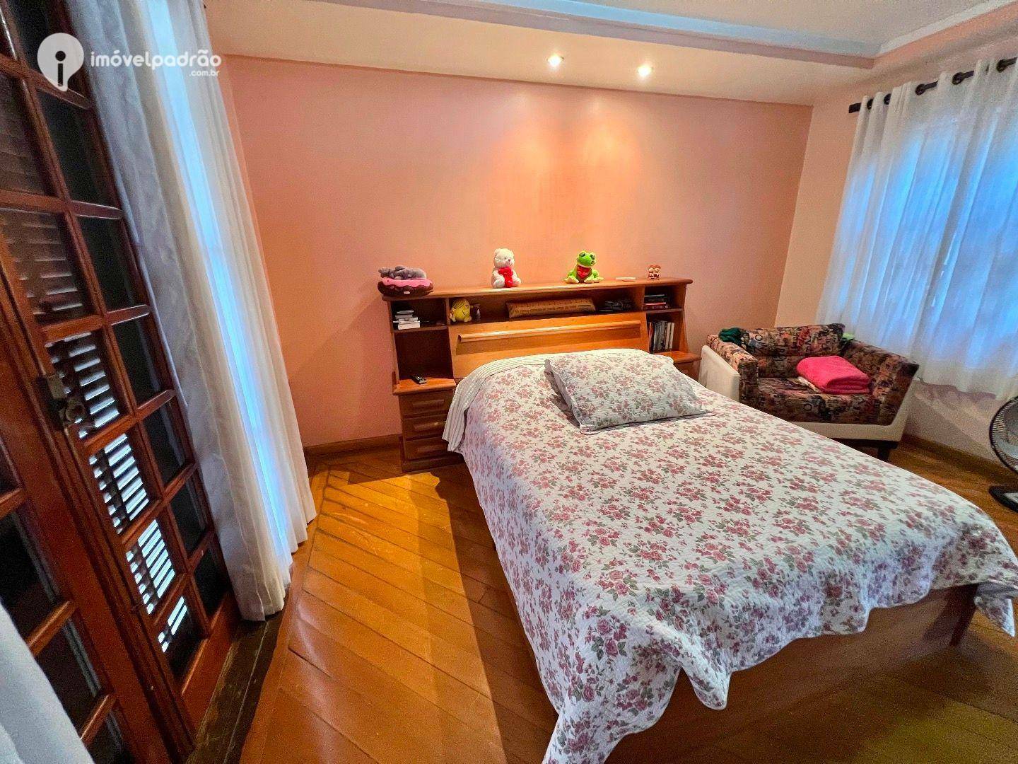 Casa de Condomínio à venda com 5 quartos, 300m² - Foto 22