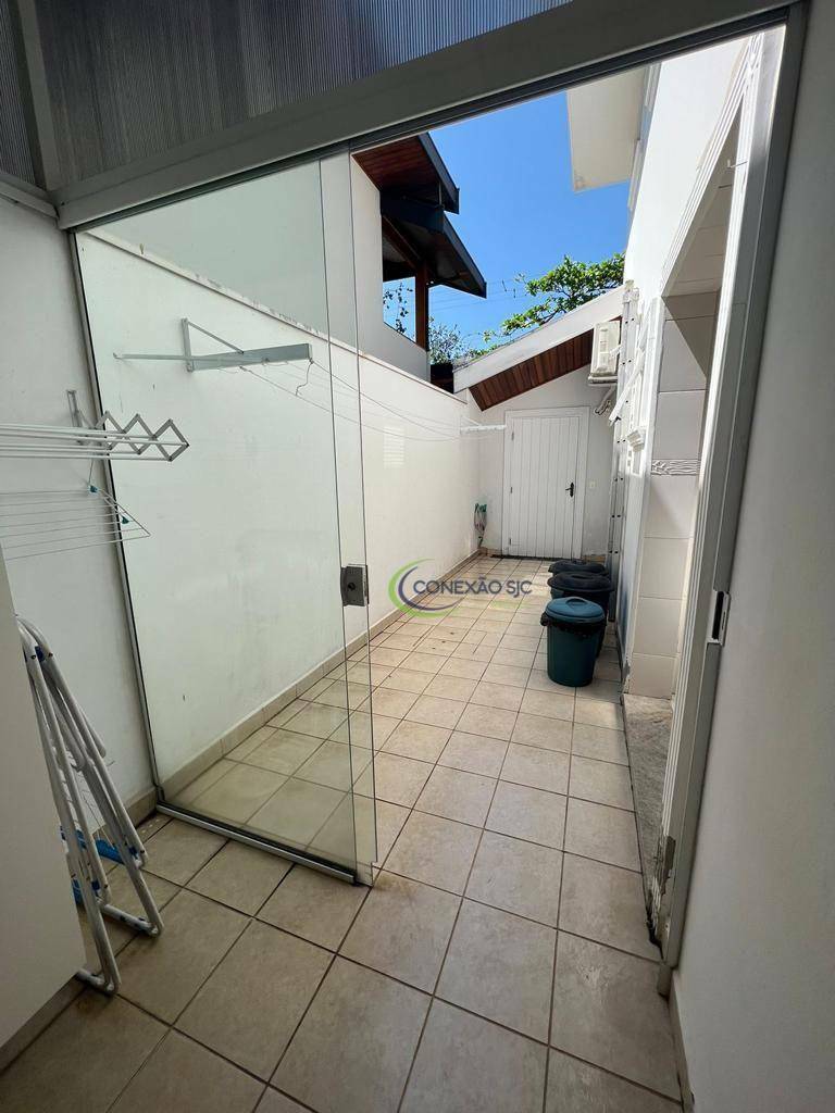 Sobrado à venda com 5 quartos, 322m² - Foto 147