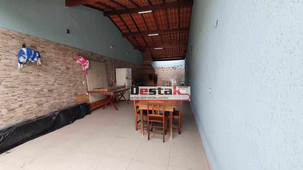 Casa à venda com 3 quartos, 180m² - Foto 4