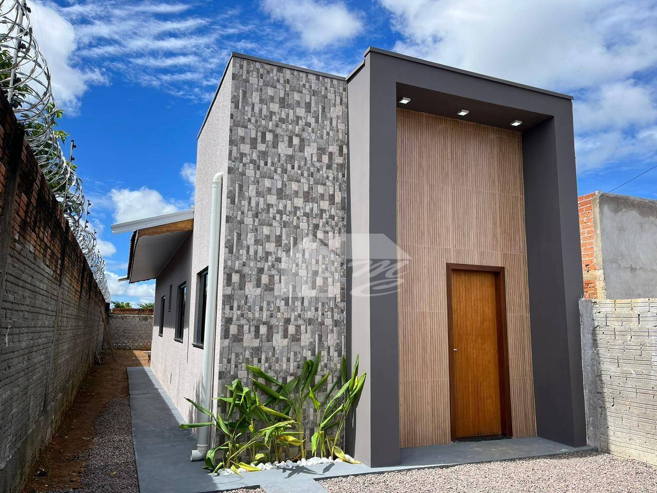 Casa, 2 quartos, 58 m² - Foto 1