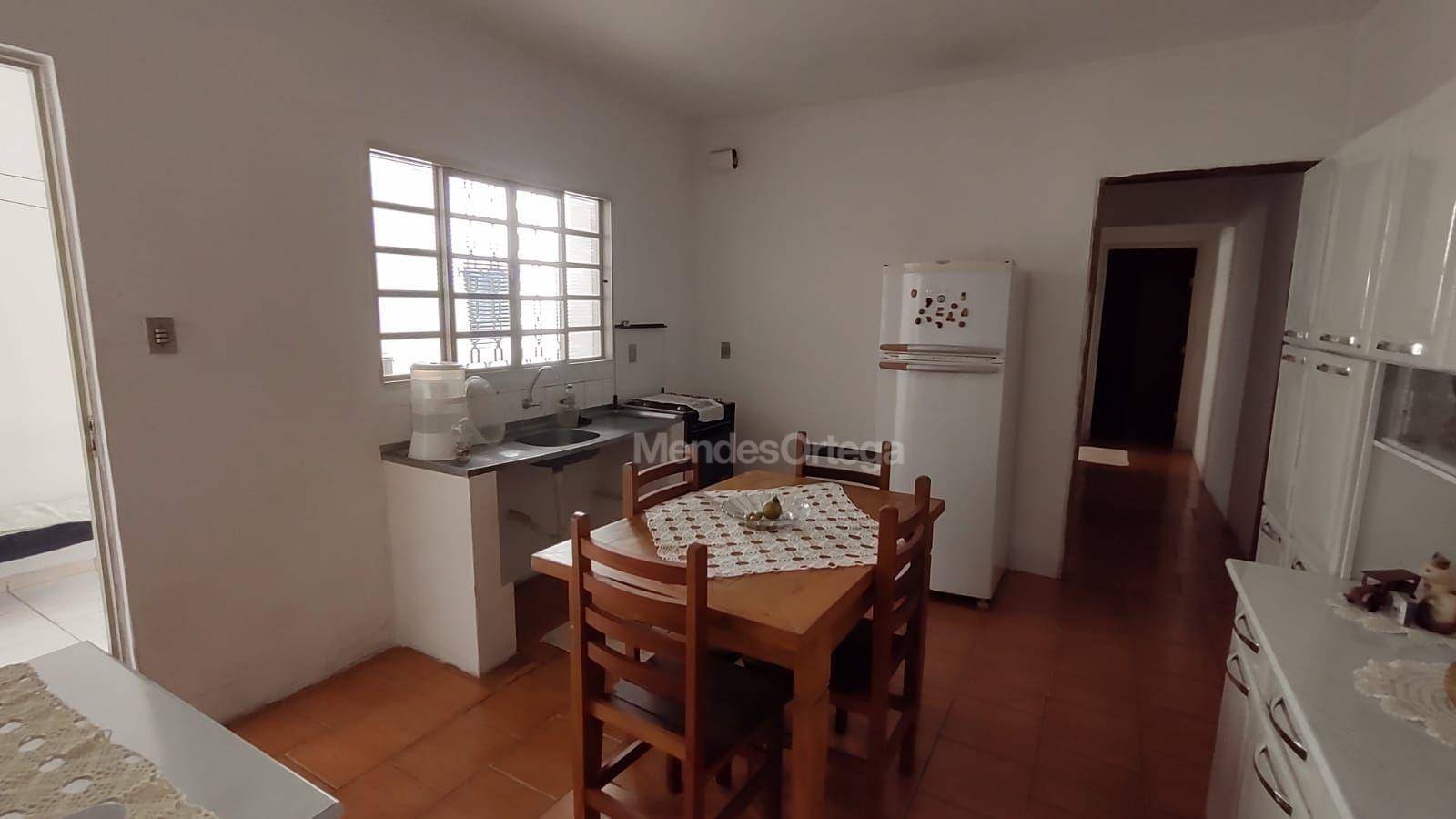 Casa à venda com 2 quartos, 100m² - Foto 4