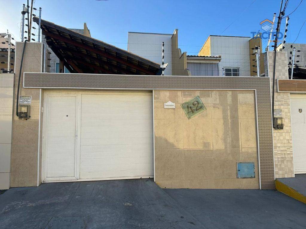 Casa, 4 quartos, 155 m² - Foto 1