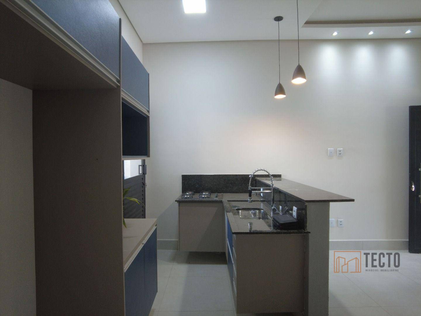 Casa à venda com 2 quartos, 88m² - Foto 3