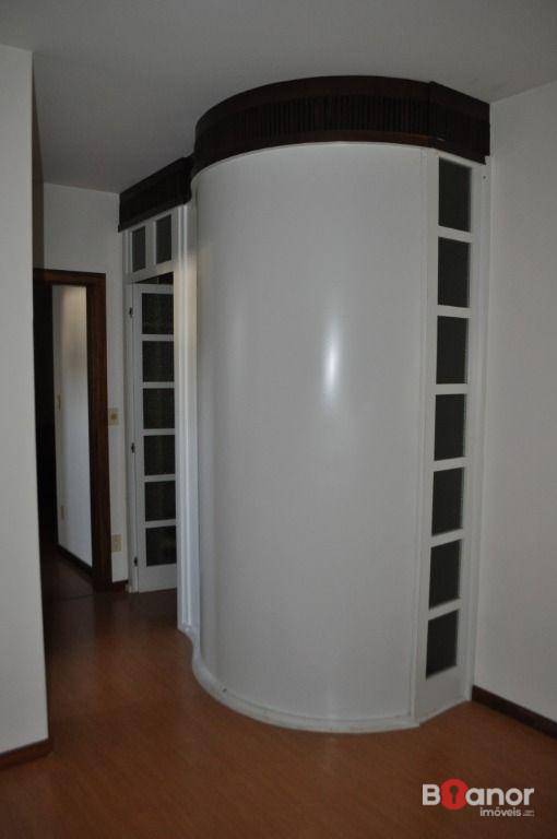 Apartamento à venda com 3 quartos, 144m² - Foto 11