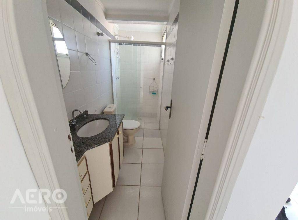 Apartamento à venda com 2 quartos, 65m² - Foto 2