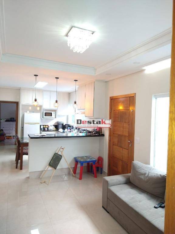 Casa à venda com 2 quartos, 120m² - Foto 1