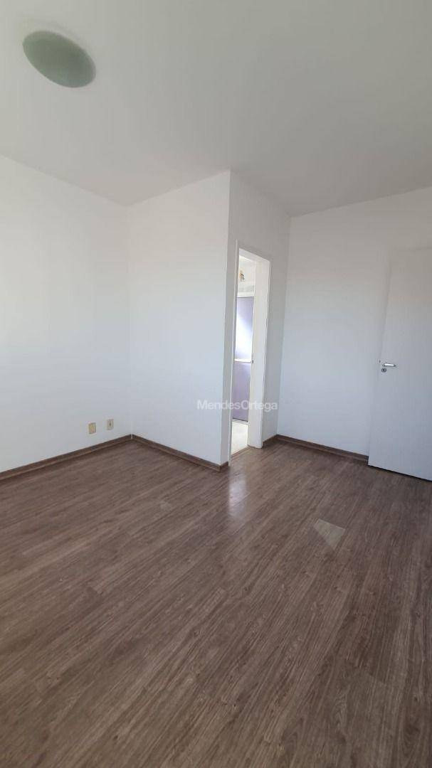 Apartamento para alugar com 3 quartos, 74m² - Foto 8