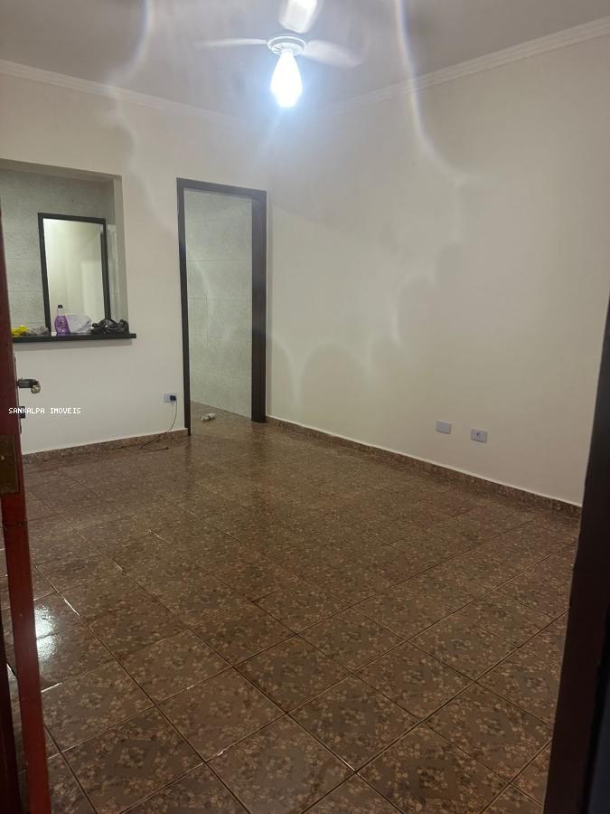 Casa à venda com 2 quartos, 130m² - Foto 2