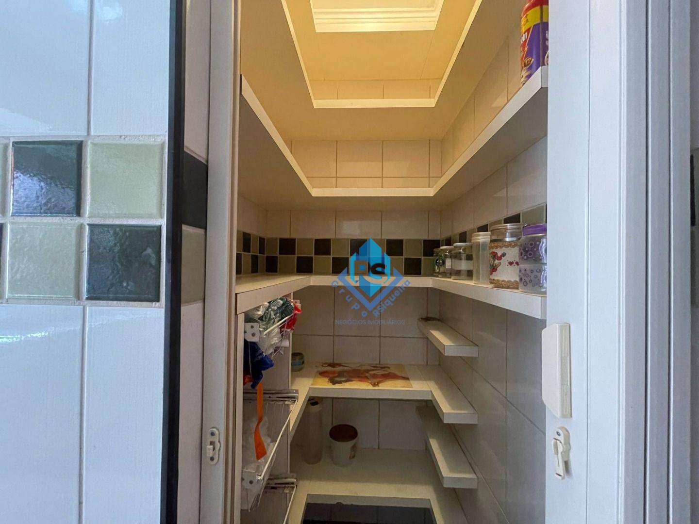 Casa à venda com 2 quartos, 169m² - Foto 14