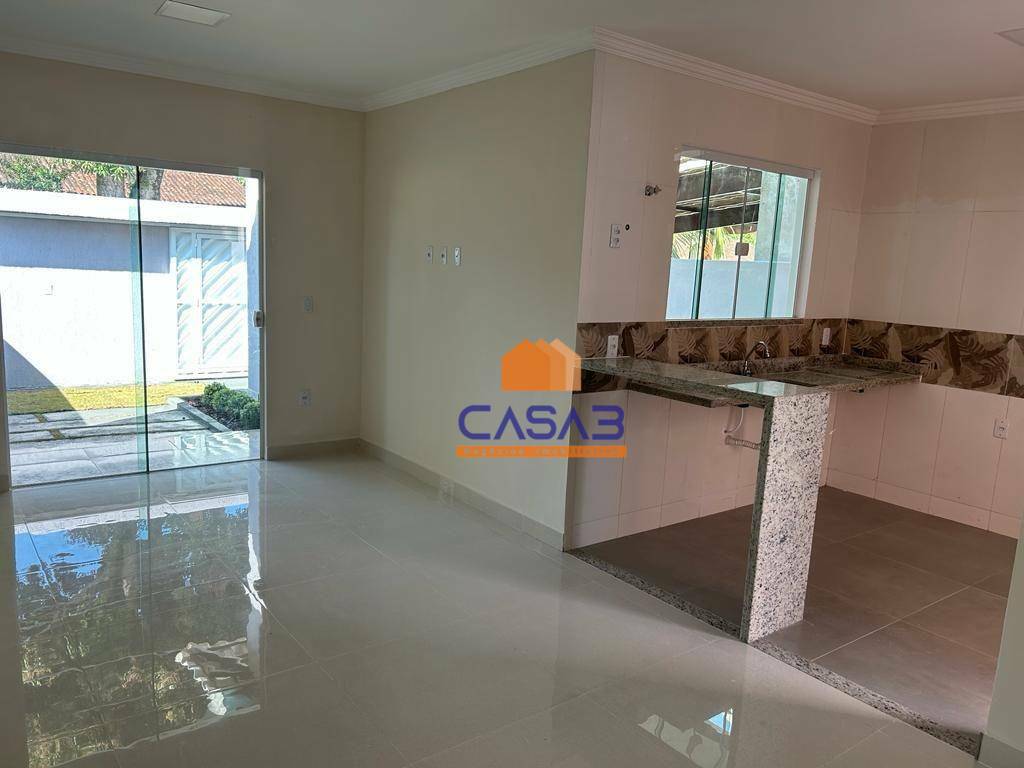 Casa à venda com 3 quartos, 94m² - Foto 4