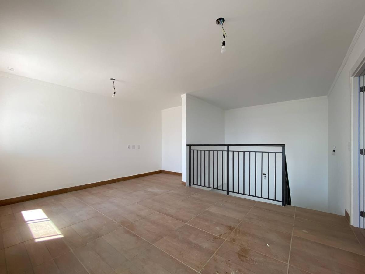 Apartamento à venda com 5 quartos, 215m² - Foto 4