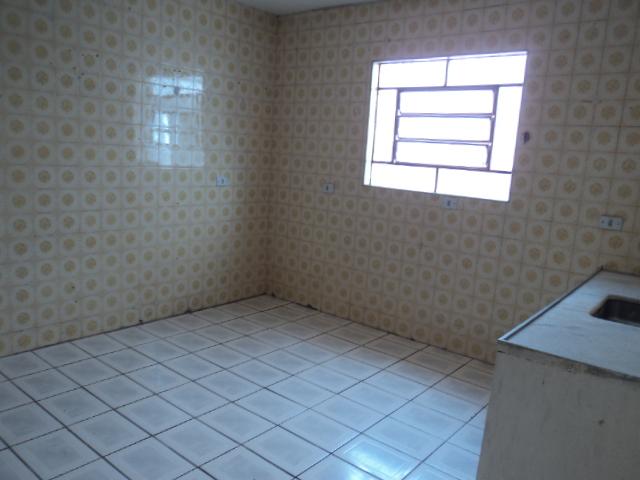 Casa para alugar com 2 quartos, 95m² - Foto 11