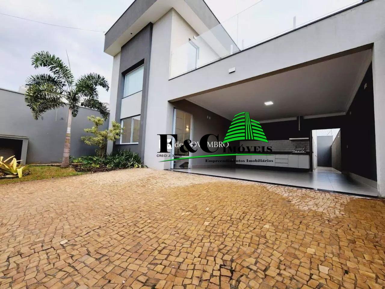 Casa para alugar com 4 quartos, 300m² - Foto 1