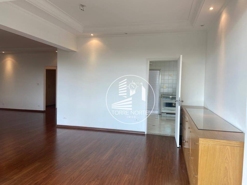 Apartamento à venda com 3 quartos, 218m² - Foto 10