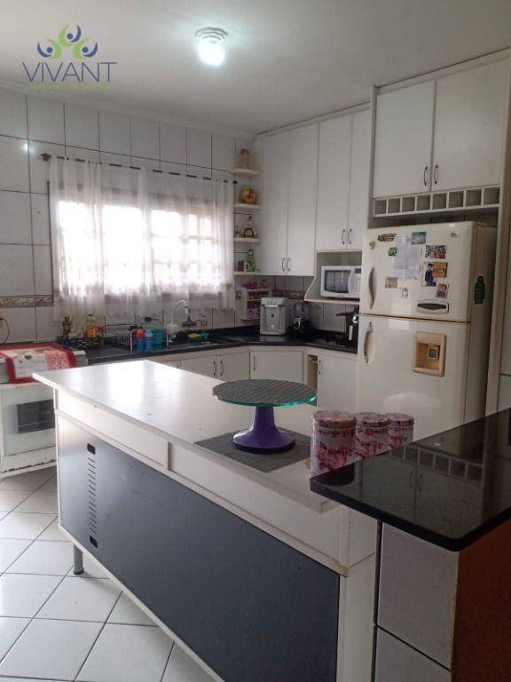 Sobrado à venda com 3 quartos, 361m² - Foto 2