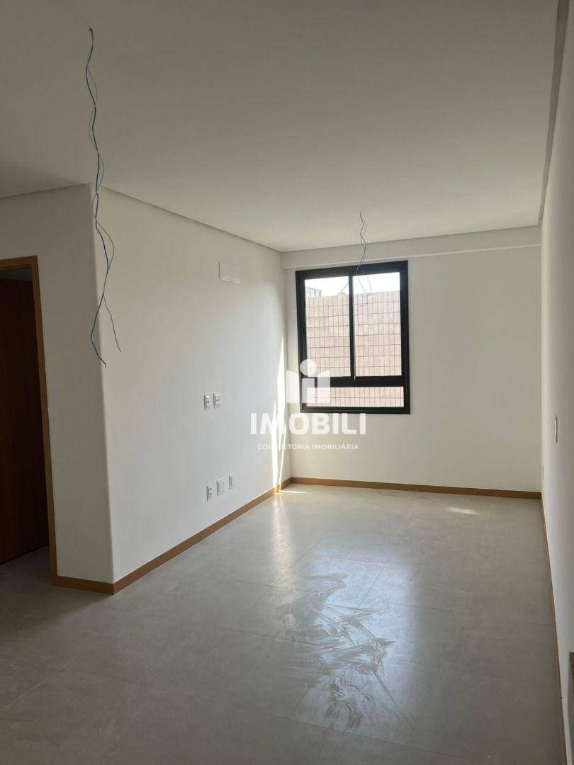 Apartamento à venda com 2 quartos, 70m² - Foto 23