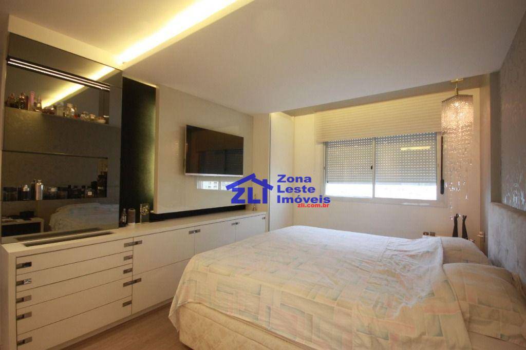 Apartamento à venda com 3 quartos, 192m² - Foto 2