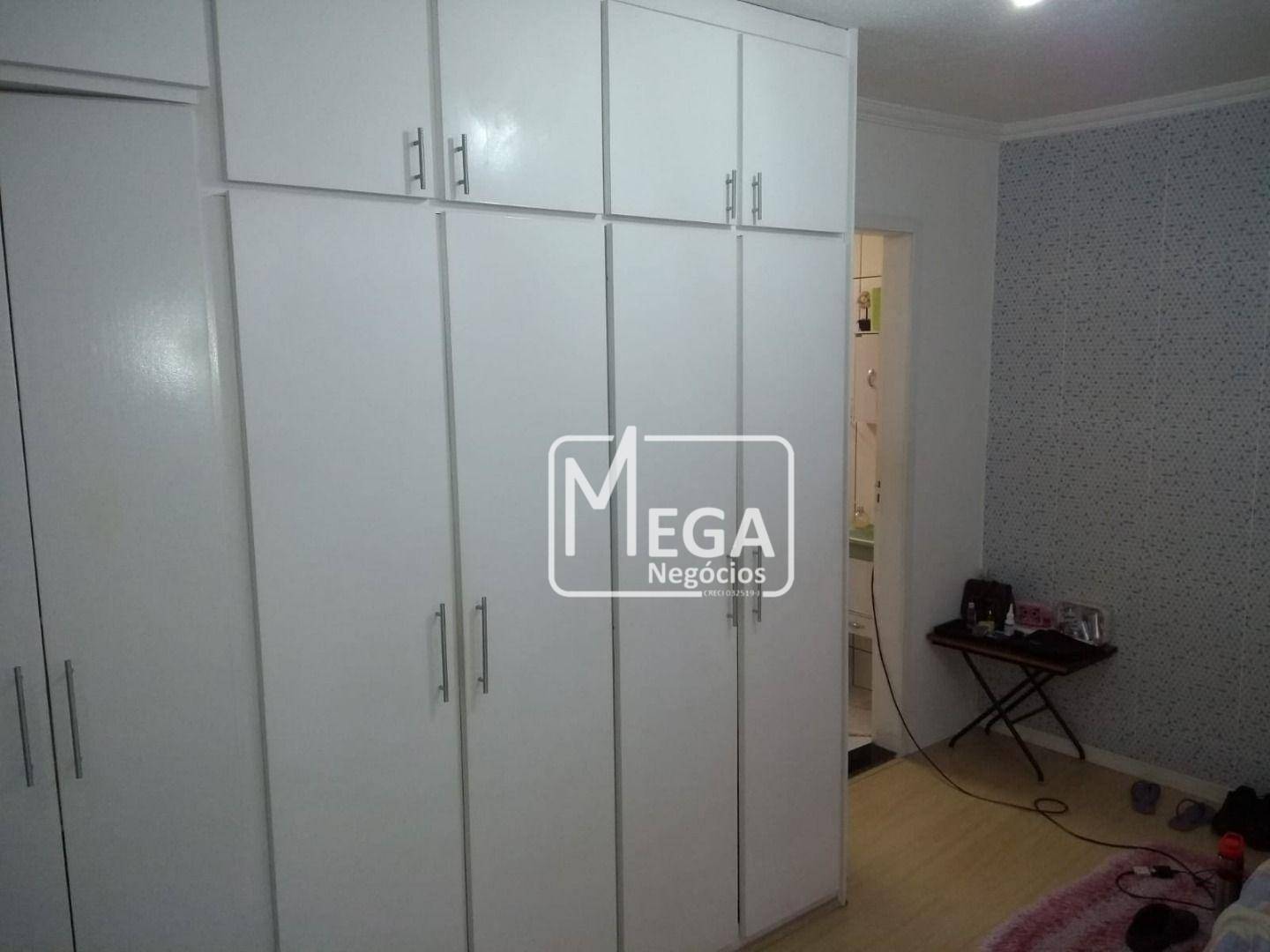 Casa à venda com 7 quartos, 230m² - Foto 2