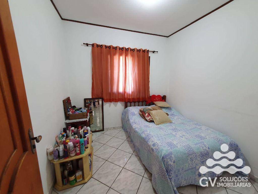 Casa à venda com 4 quartos, 180m² - Foto 4