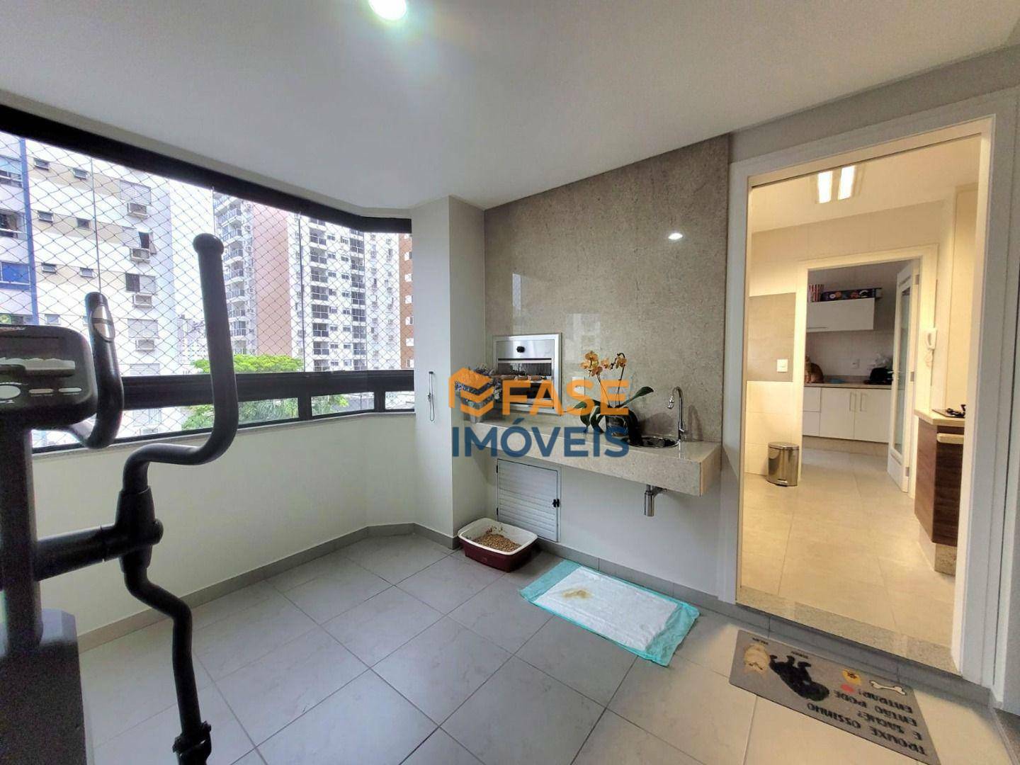 Apartamento à venda com 4 quartos, 157m² - Foto 18