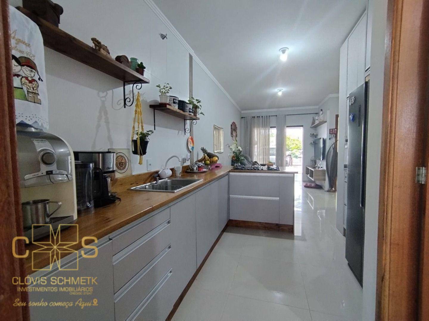 Casa à venda com 3 quartos, 85m² - Foto 1