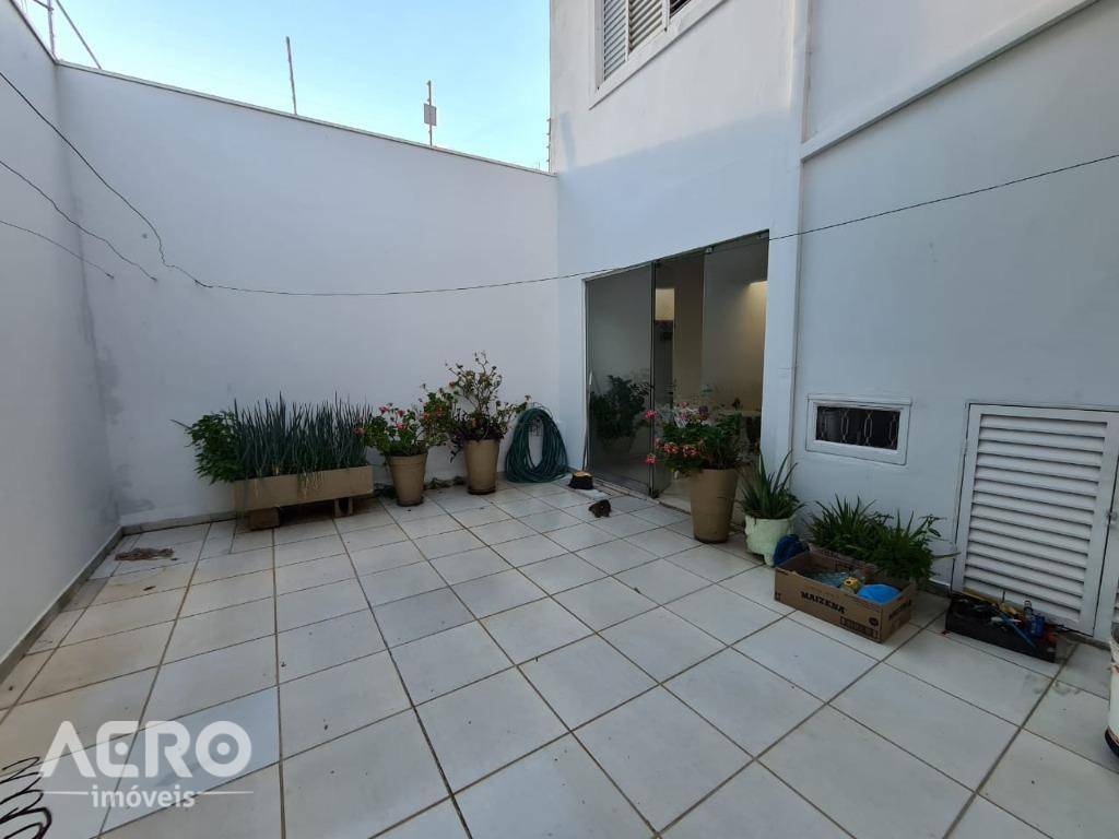 Casa à venda com 3 quartos, 195m² - Foto 25