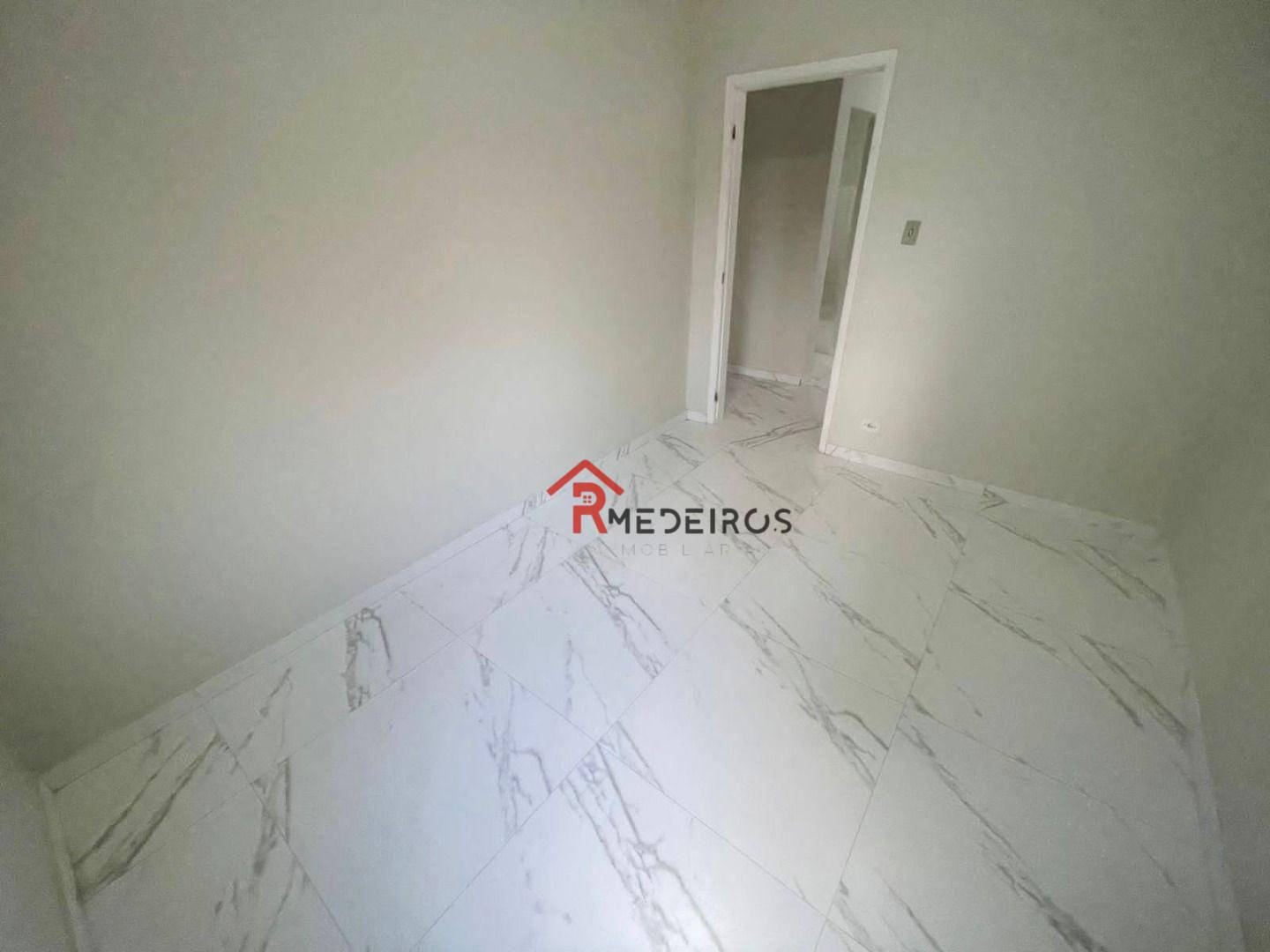 Apartamento à venda com 2 quartos, 50m² - Foto 4