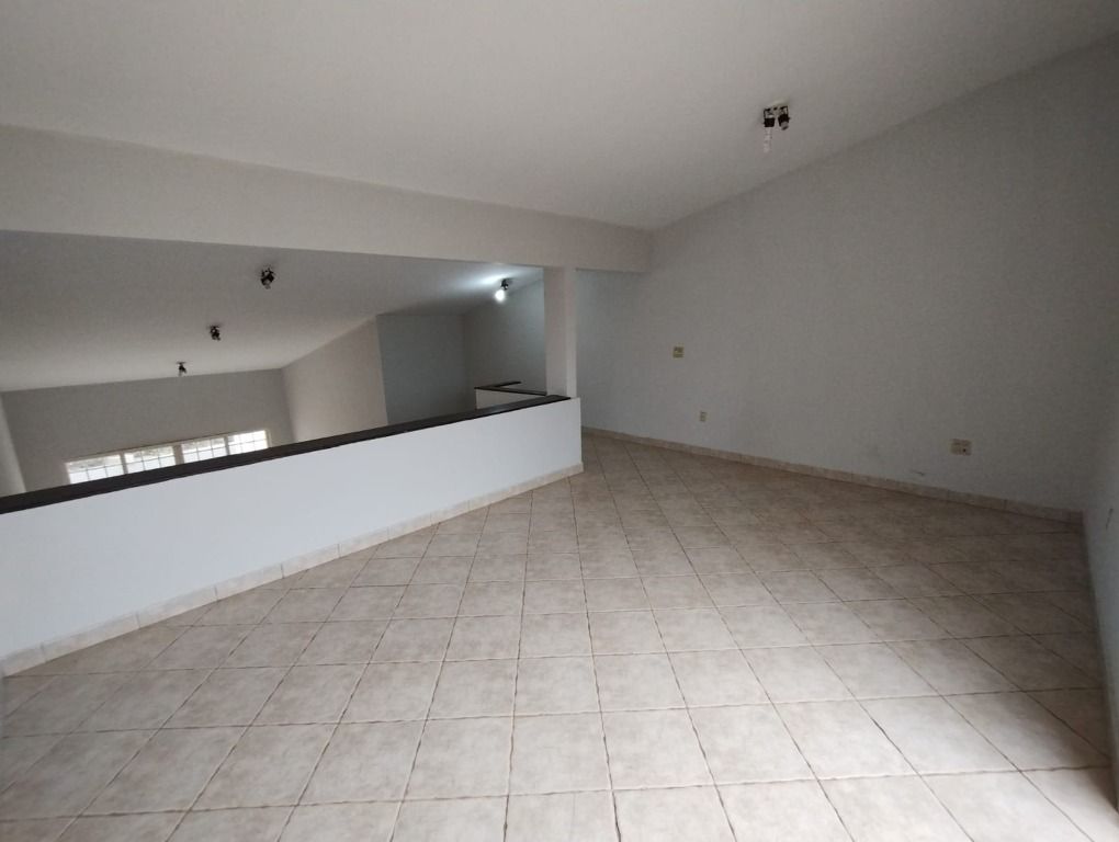 Casa à venda com 3 quartos, 250m² - Foto 28