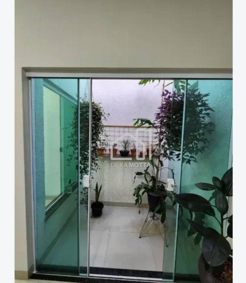 Casa à venda com 2 quartos, 70m² - Foto 1