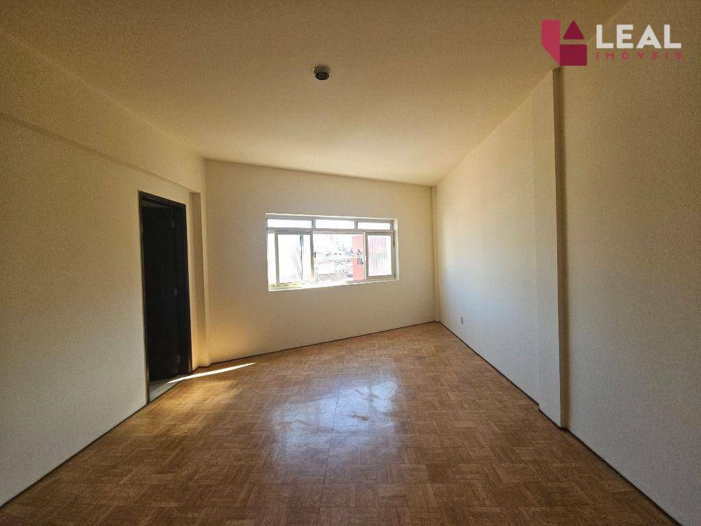 Apartamento para alugar com 3 quartos, 110m² - Foto 16
