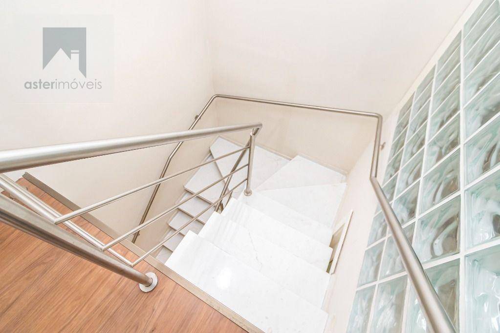 Casa para alugar com 4 quartos, 285m² - Foto 66
