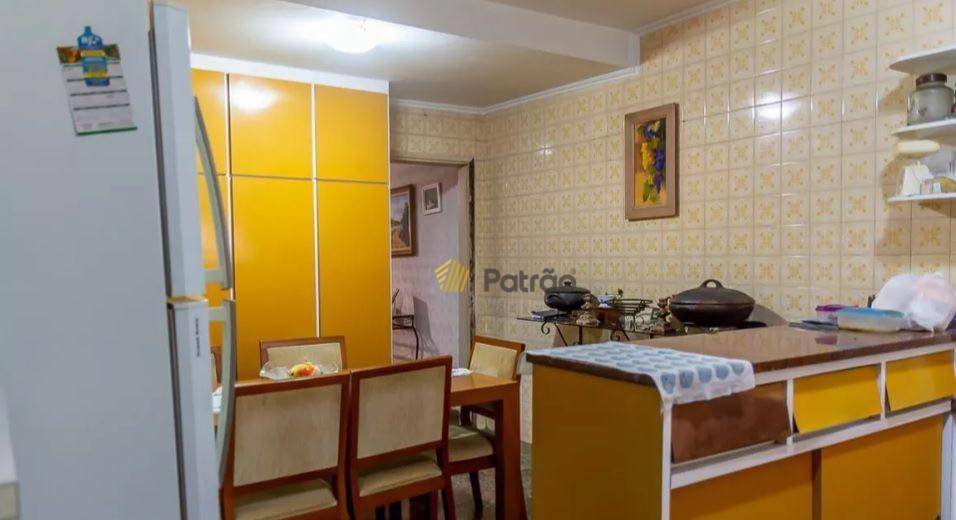 Sobrado à venda com 2 quartos, 220m² - Foto 12