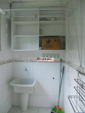 Apartamento à venda com 2 quartos, 68m² - Foto 1