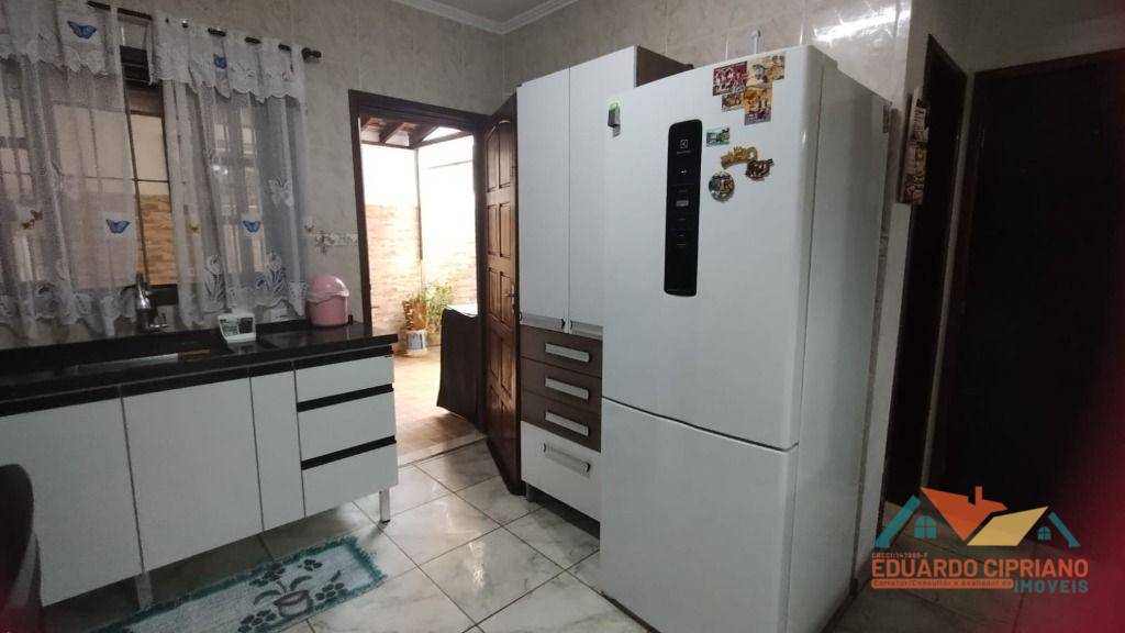 Casa à venda com 2 quartos, 69m² - Foto 10