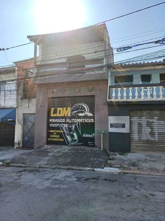 Sobrado à venda com 3 quartos, 250m² - Foto 1