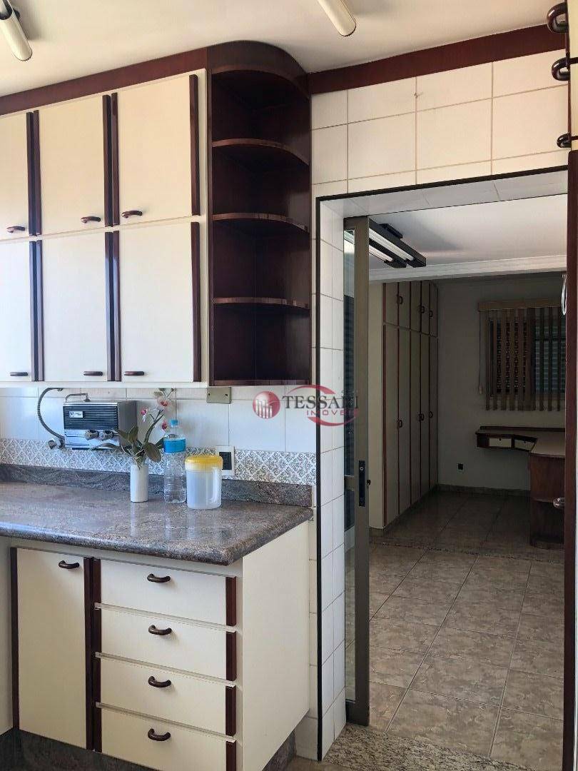 Apartamento à venda com 3 quartos, 135m² - Foto 8