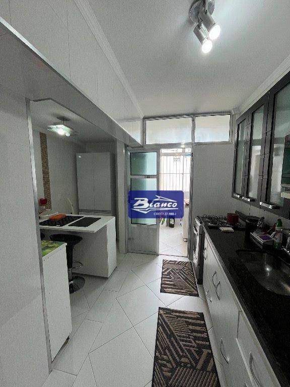 Apartamento à venda com 2 quartos, 70m² - Foto 7