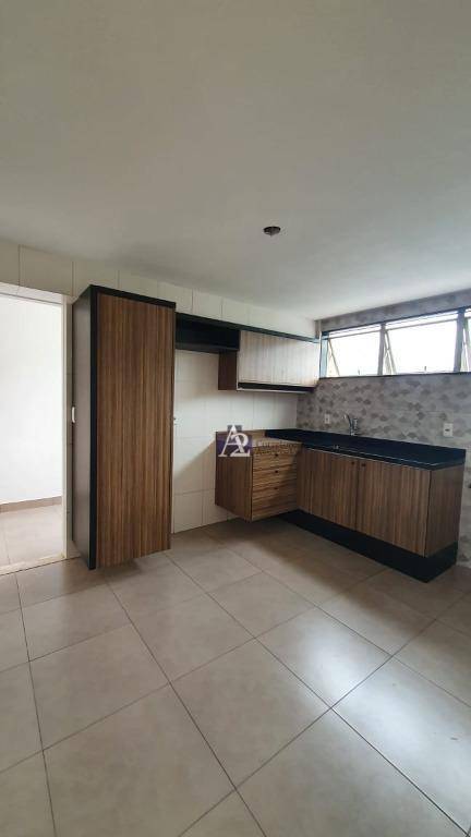 Apartamento à venda com 2 quartos, 79m² - Foto 5