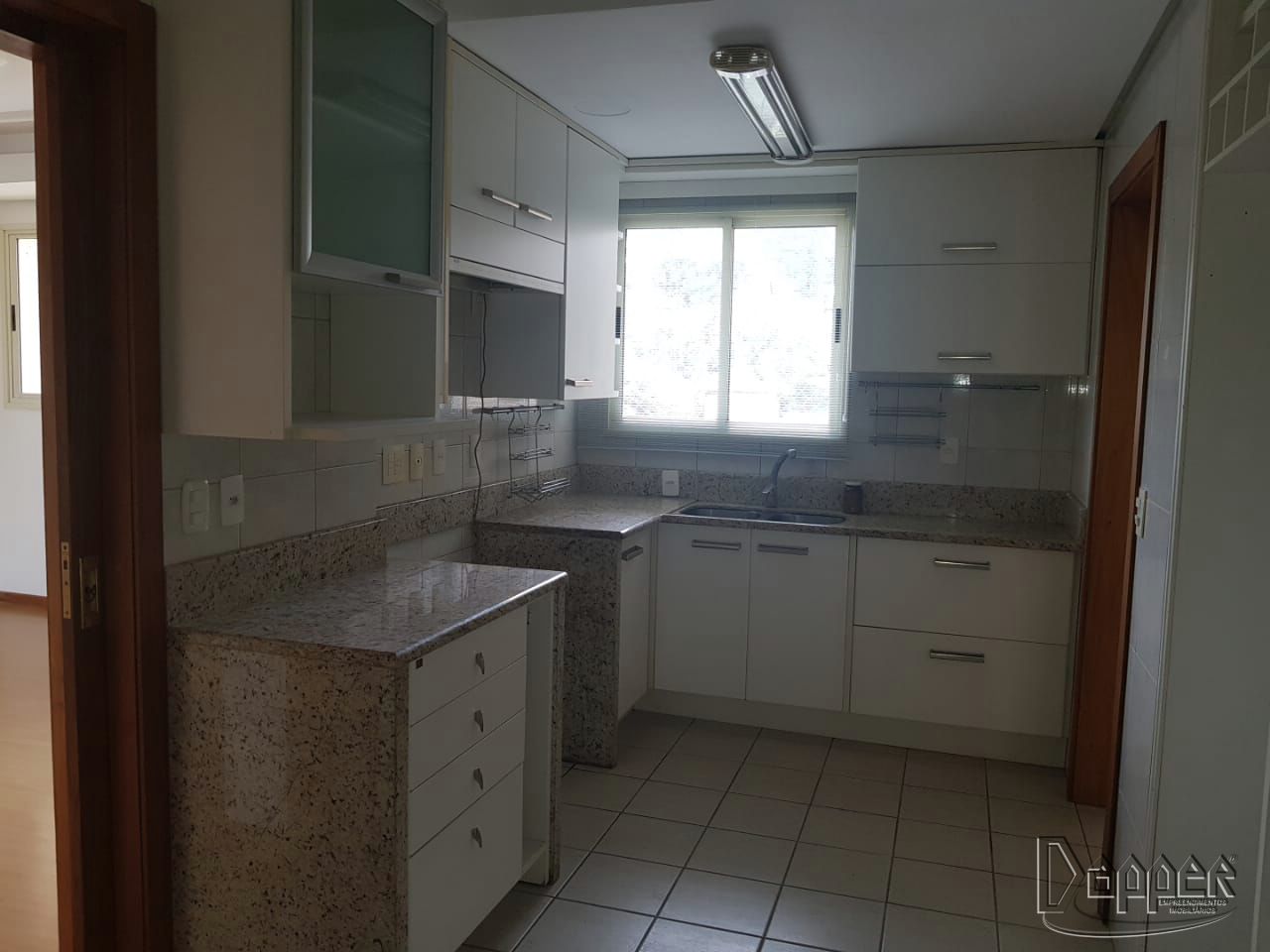 Apartamento à venda com 3 quartos, 179m² - Foto 9