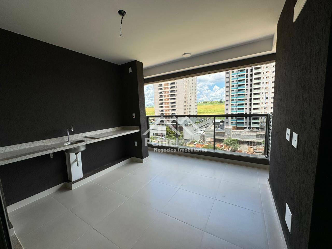 Apartamento à venda com 3 quartos, 111m² - Foto 1