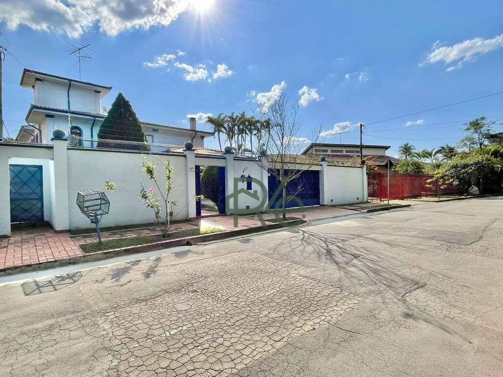 Casa de Condomínio à venda com 6 quartos, 528m² - Foto 2