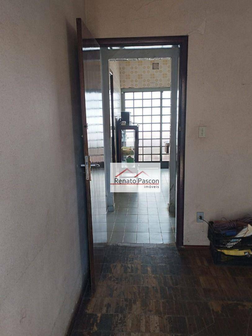 Casa à venda com 3 quartos, 389m² - Foto 14