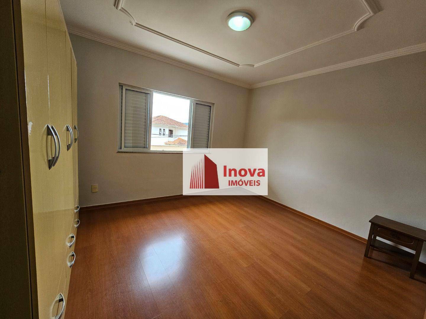 Casa para alugar com 4 quartos, 220m² - Foto 32