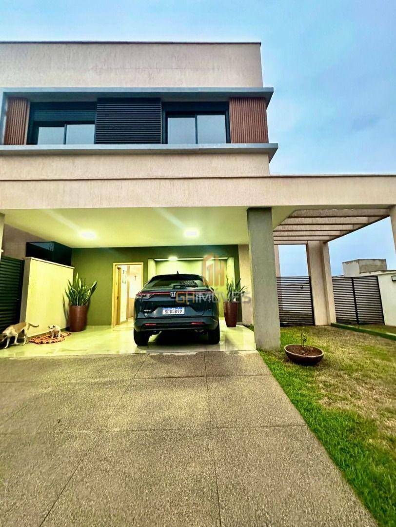 Sobrado à venda com 3 quartos, 180m² - Foto 1