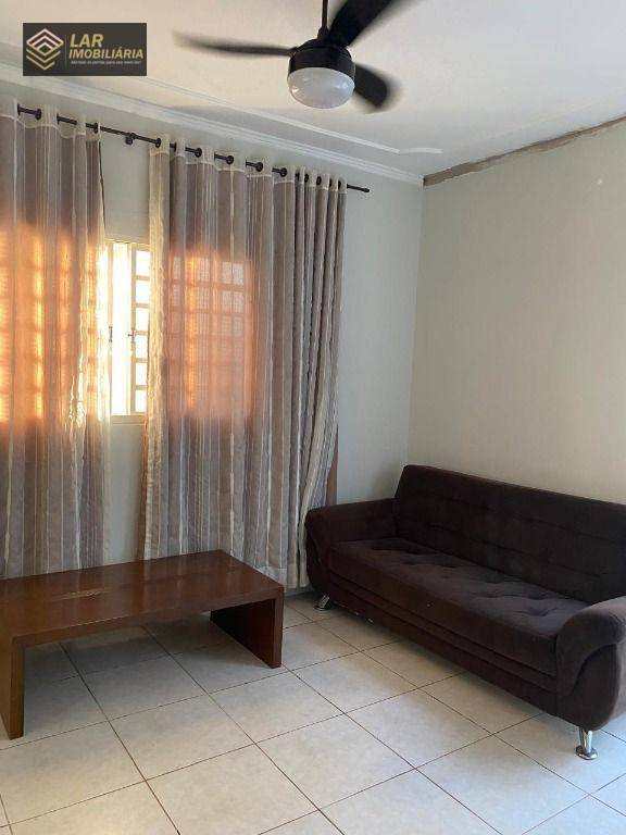Casa para alugar com 2 quartos, 80m² - Foto 5