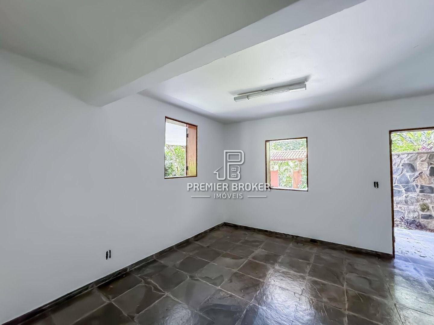 Casa de Condomínio à venda com 4 quartos, 312m² - Foto 31