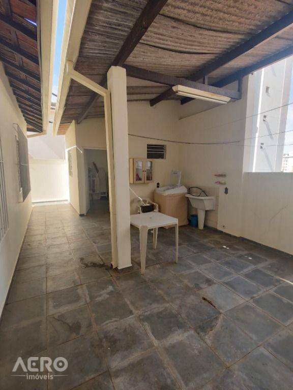 Casa à venda com 3 quartos, 167m² - Foto 32