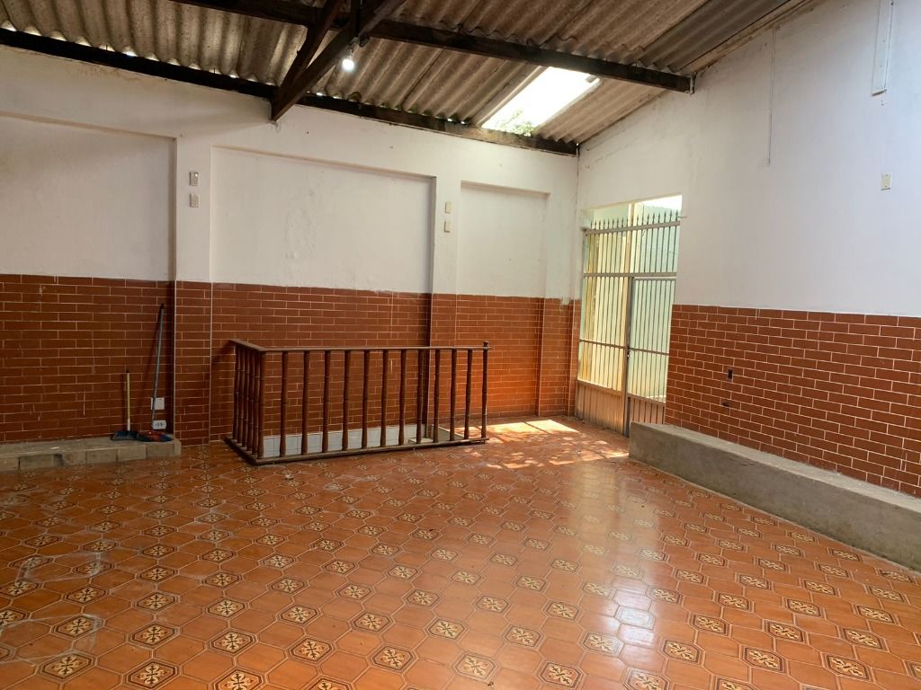 Casa à venda e aluguel com 3 quartos, 260m² - Foto 6