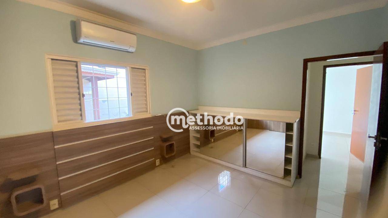 Casa à venda com 3 quartos, 230m² - Foto 8