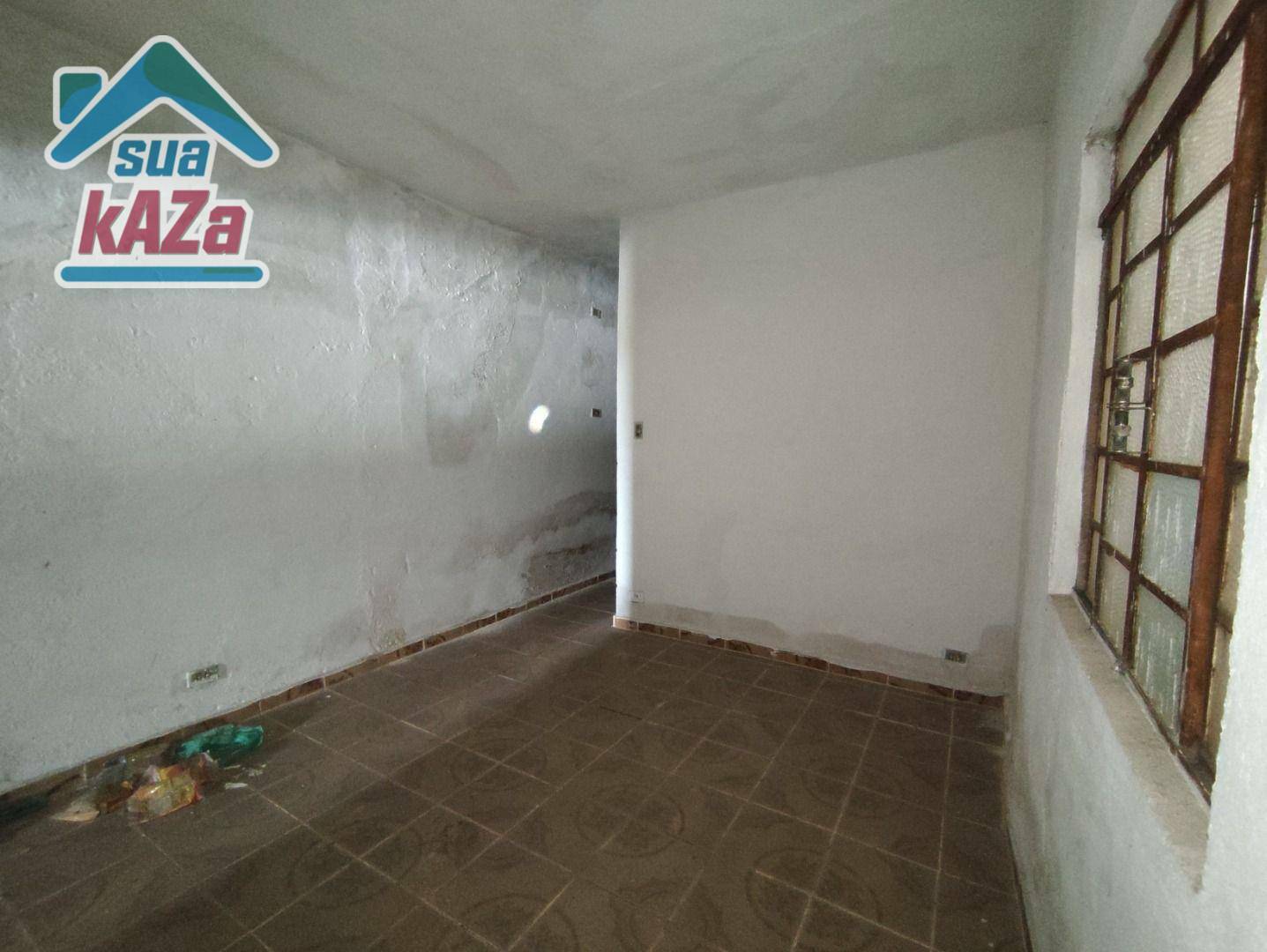 Casa à venda com 6 quartos, 230m² - Foto 3